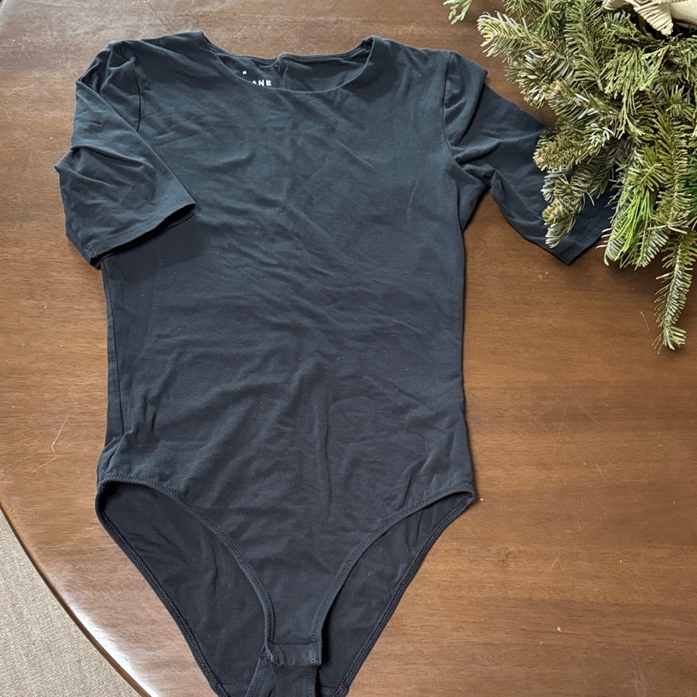 Everlane short sleeve crew neck bodysuit